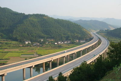 京津冀交通一体化再升级 河北大厂获益