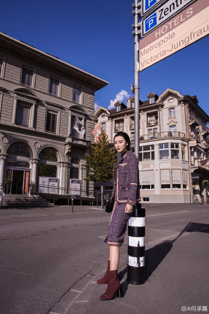 翻版范冰冰何承熹晒街拍照,这次是马雅舒宁静