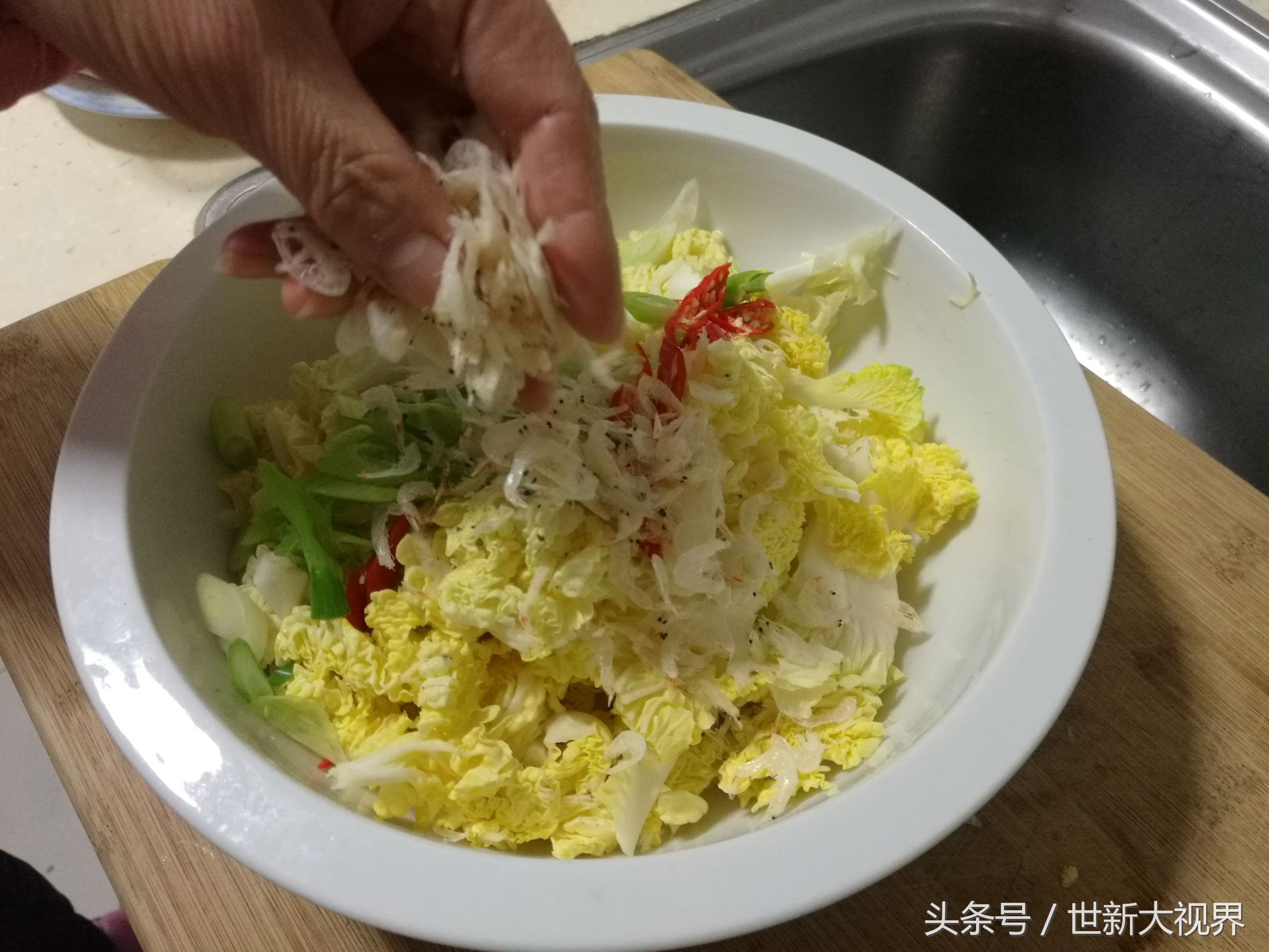 中午剩的白菜心 巧手媳妇分分钟给小编整了一