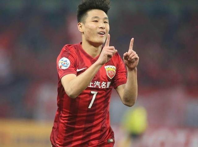 谁是中国足球目前的头号球星?郑智与武磊,他们