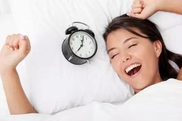 女人睡前两腿分一分, 相当于跑步20分钟, 减肥