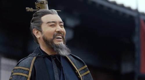 许褚痛哭，庞德赴死，曹操麾下大将为何对他忠心耿耿？原因很简单