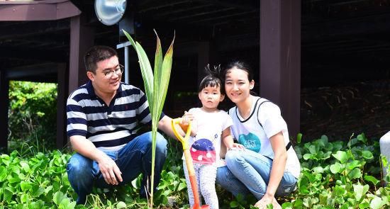 五一劳动节,大小洞天组织开展亲子植树公益活