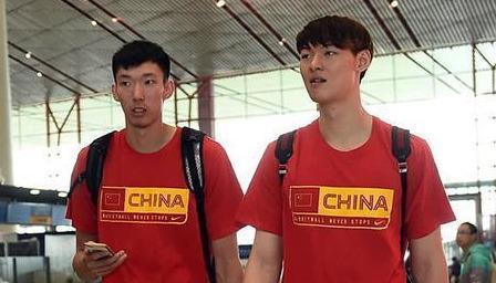 难怪王哲林不愿去NBA,美女老板功不可没,太有