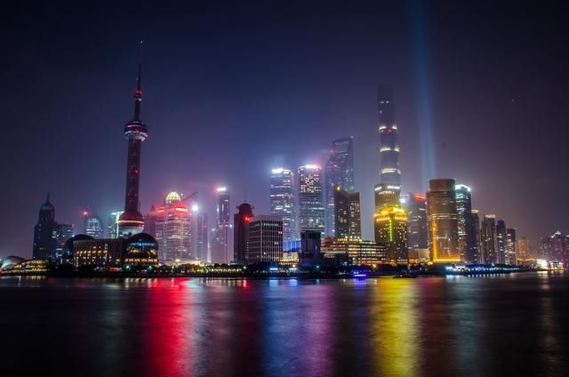 外国人问:为何在国外的中国学生都认为中国是世界上最好的国家?