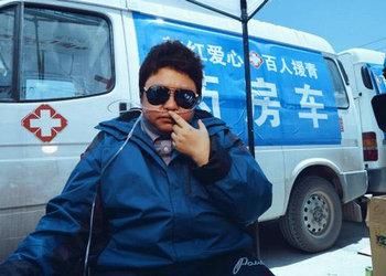 韩红坚强的外表下有一颗善良的心,真正的慈善