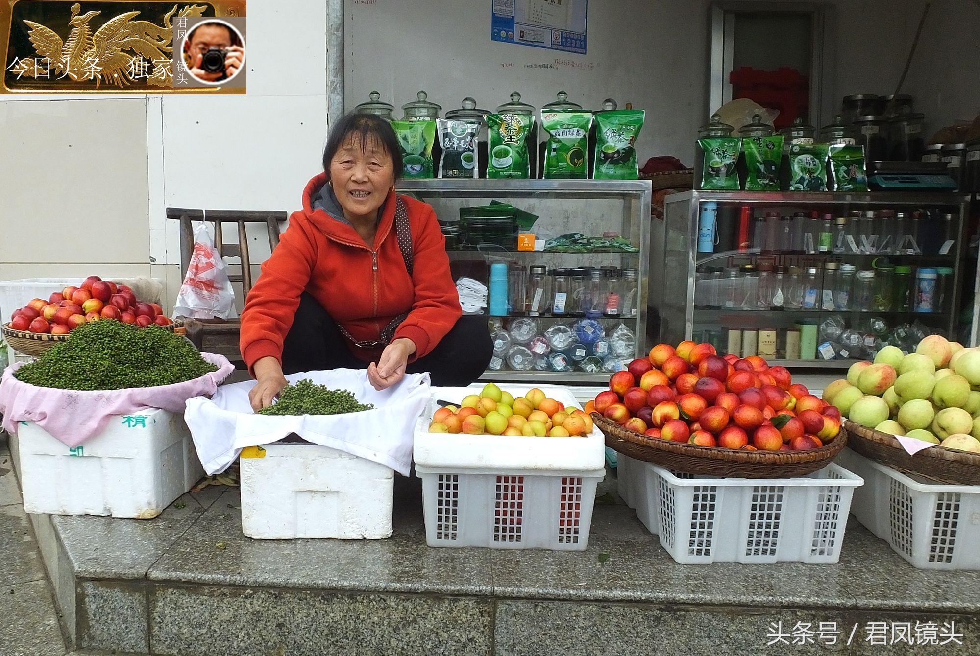 湖北宜昌:天雨降温，水果生意冷，西瓜卖不动!