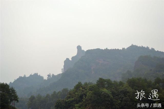 从高处俯瞰福建泰宁十里平湖：感受猫儿山公园的奇特之景