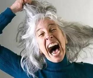 刚过四十岁就长出很多白头发,不想染发,那该怎