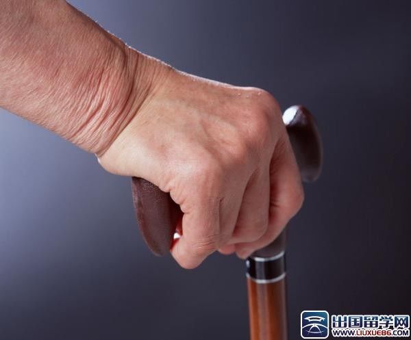 描写人物--老人外貌的句子40句