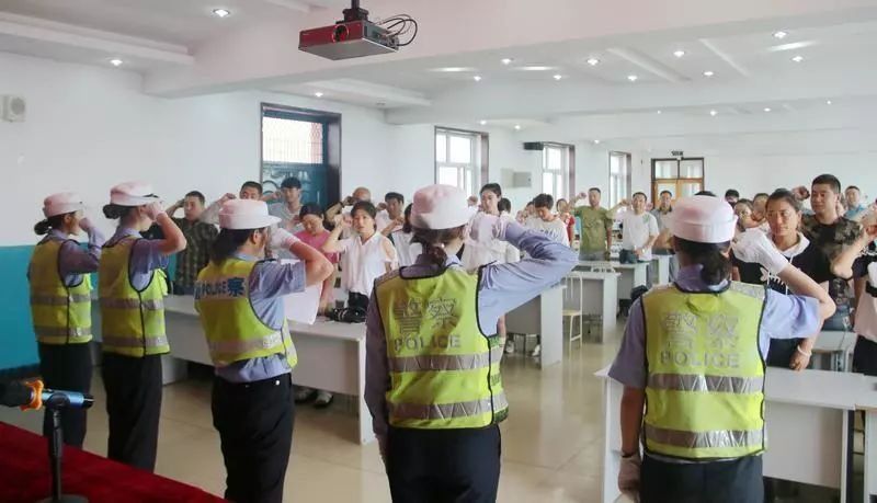 五个一进驾校 | 双鸭山交警开展文明交通进驾校