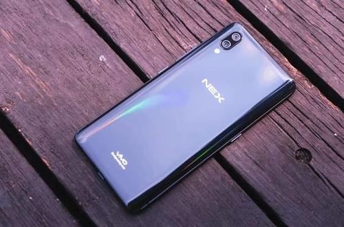 用vivo NEX已经30天了,最大的感受就是重,游