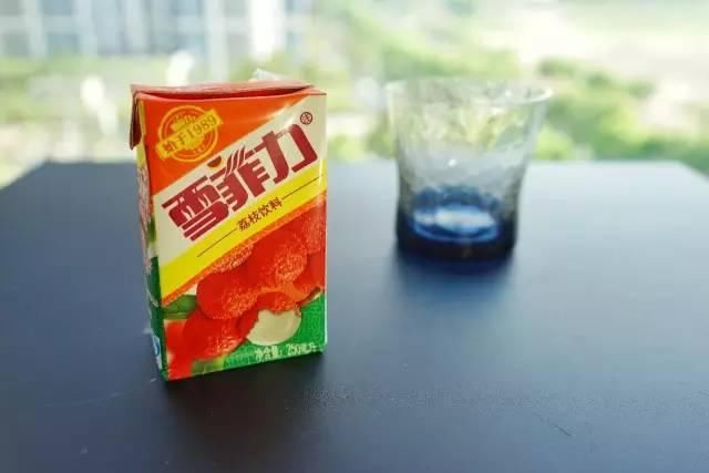 回忆 | 那些包装土土的国货零食，才是我们的童年啊!