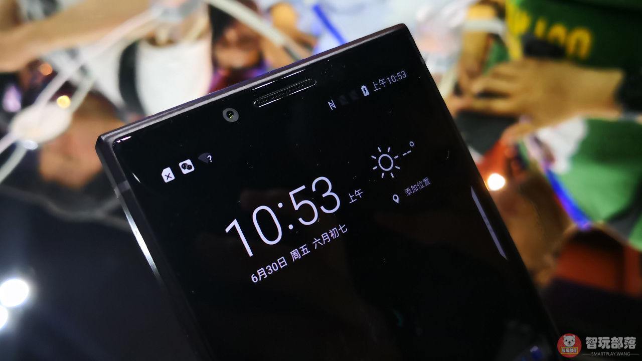 黑莓KEY2体验图赏:不去盲目跟风刘海屏,它是物