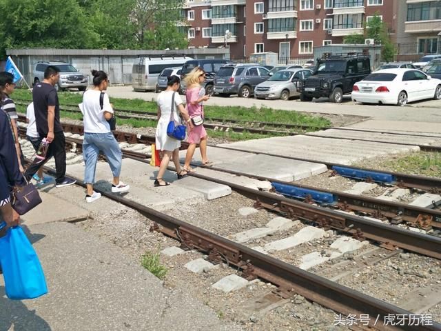 摩旅，骑行摩托车走了53天，人生第一次出国，这个国家离中国很近