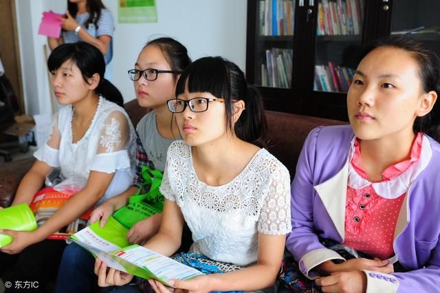 高考来临，一个农村孩子想上大学，需要家里攒多少钱才行？