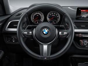 酷毙了的新BMW 1系三厢M运动版,让年轻人欲