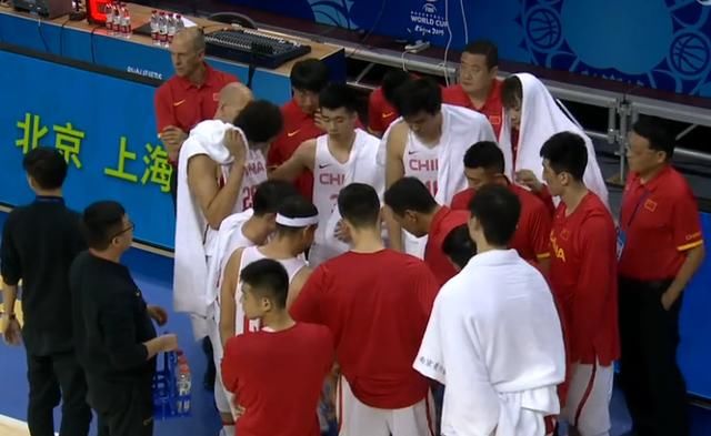 12人登场都有得分,中国男篮玩赢香港!丁彦雨