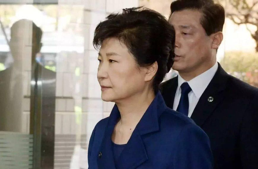 得知被求刑30年，朴槿惠毫无反应还是说了几个字?