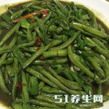 这道美食城里人闻到都捂着鼻子，农村人却叫它“千里香”