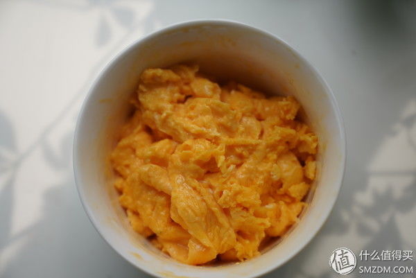 番茄炒蛋怎么把番茄煮烂 t01ada8893ae2168a2c.jpg