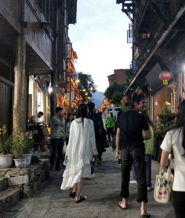 向日葵夫妇浪漫游若丁山,向佐被嘲像野人,郭