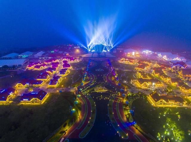 红瓦绿树碧海蓝天的青岛,除了免费的啤酒还有什么好玩的?