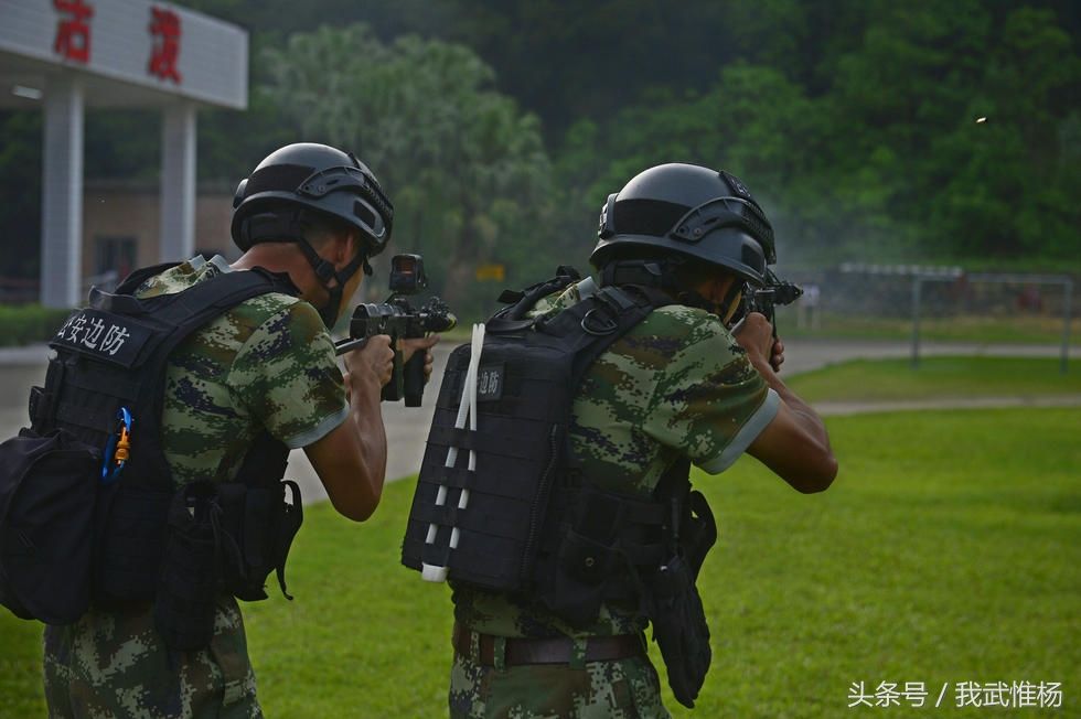 武警反恐中队战士枪械应用射击影记