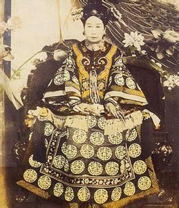 清末最美嫔妃，照片令人惊艳，后得罪太后，被活生生丢到井中淹死