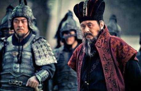 许褚痛哭，庞德赴死，曹操麾下大将为何对他忠心耿耿？原因很简单