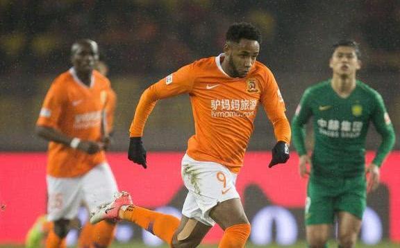 球的无奈!首轮刚过这队就要退赛,顺带足协杯也