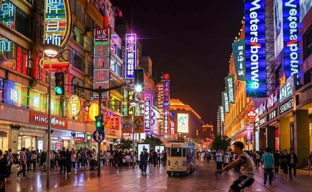 南京路新世界开业