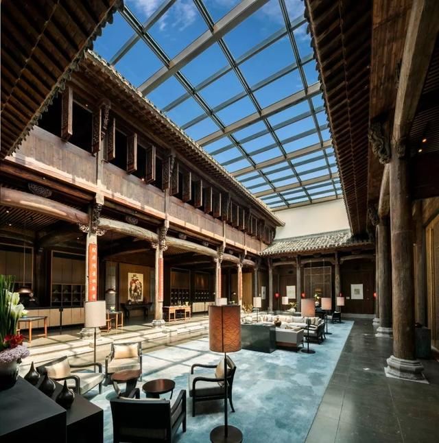上海也有极致的避世酒店!仅靠35间别墅和一座古戏台成为江浙最向