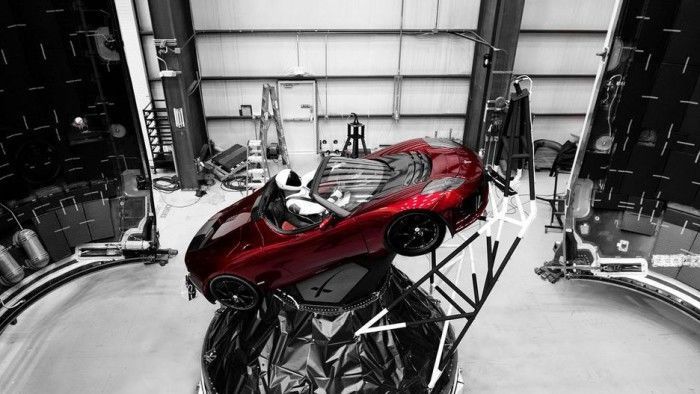 Elon Musk分享了载人龙飞船测试照片