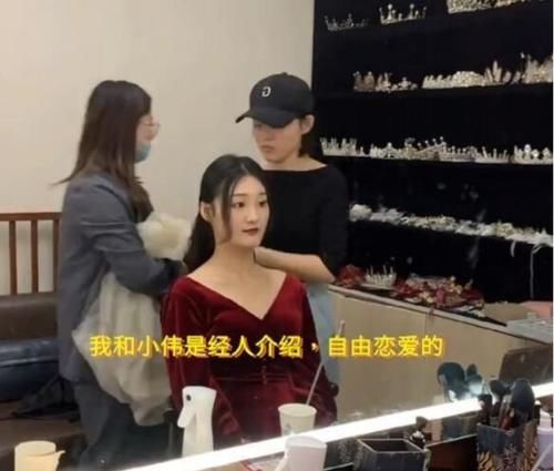 不图朱家的钱！大衣哥儿媳自爆与小伟自由恋爱，看重的是男方人品