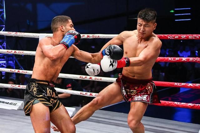 很抱歉，在目前的公开资料中，未能搜索到昆仑决旗下选手顾辉与李申申之间的比赛记录。