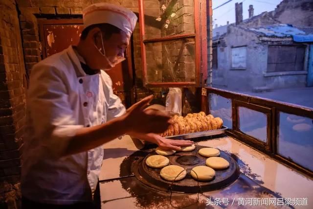 一块“火烧饼”，一缕乡情孝义传统小吃“火烧饼”