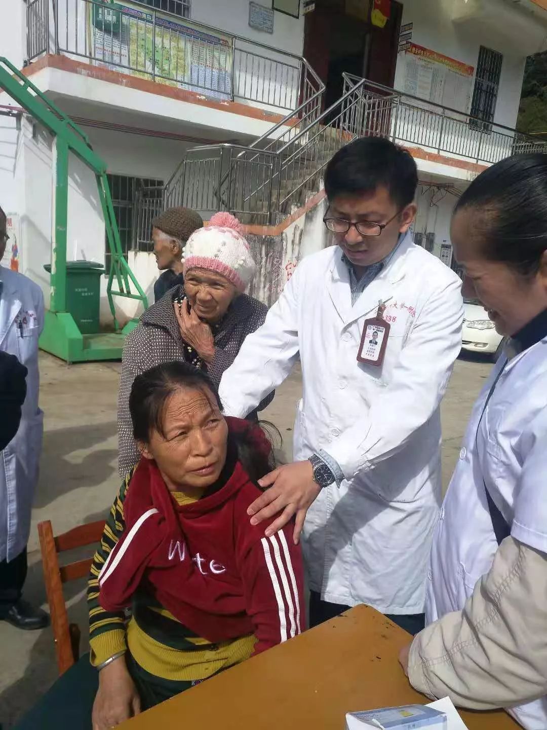 【特辑】当劳动节遇上五四青年节:医务青年说