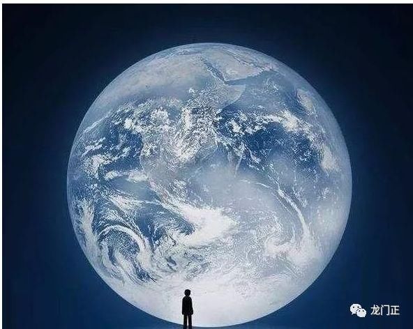 有人说从月亮上看地球好恐怖,因为地球永远不会落山!