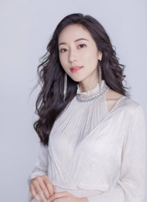 韩雪假唱被官方点名批评,又被取消两个节目,粉