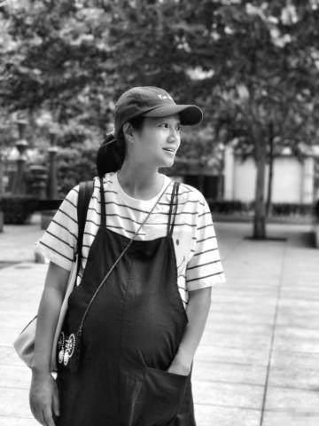 朱丹晒孕照肚大如球 网友:好像怀了双胞胎