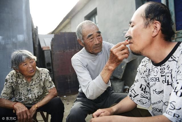 肿瘤专家：食管癌患者都有的坏习惯，还是赶紧改了吧！