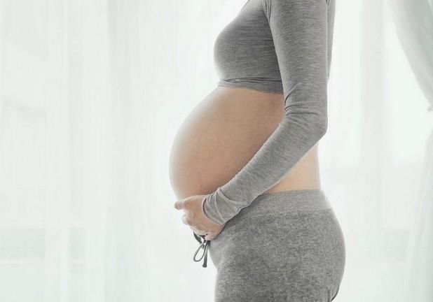 便秘、浮肿、妊娠纹、趾骨痛…孕晚期大魔咒你