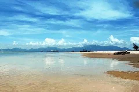 东与大角湾相邻，西与马尾岛相邻