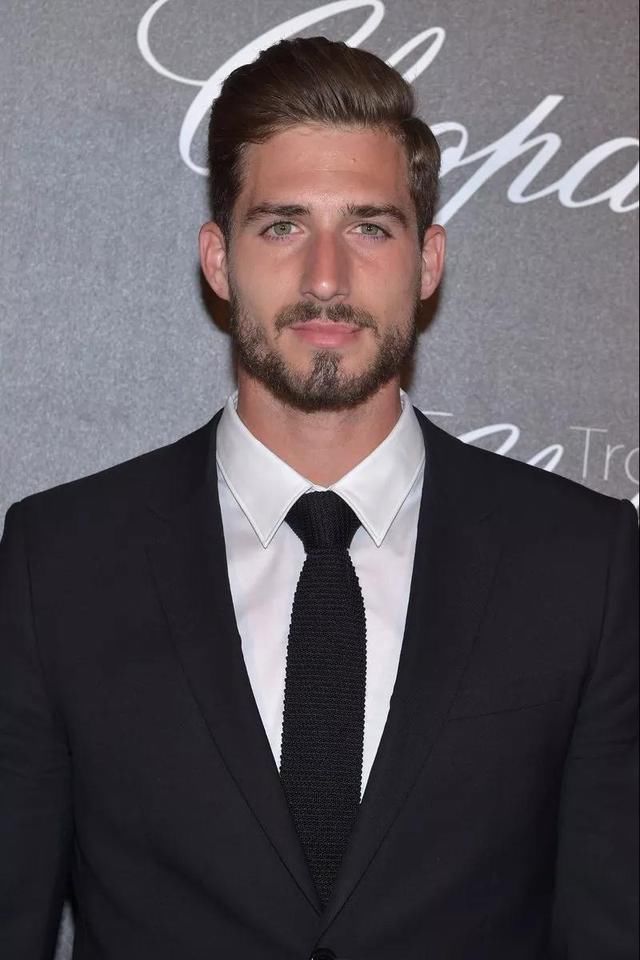 世界杯|天台好冷,但是首发男模队先了解一下!