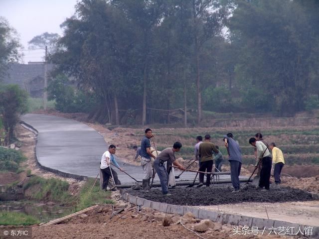 下个月,实施农村公路管理法新规,两大政策彻底解决农民出行问题