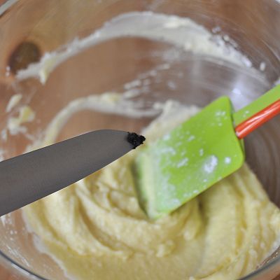 迷你菠萝奶油树莓挞