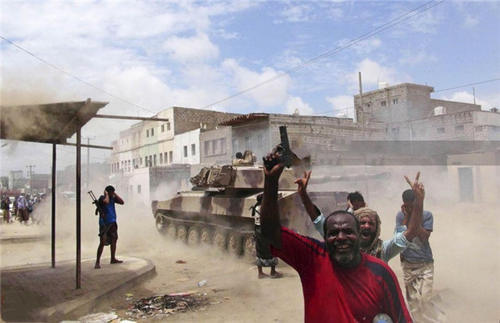 沙特3艘油轮遭自杀式袭击,胡塞武装发起绝地反