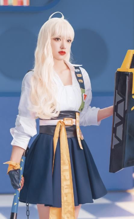 程潇cosplay照流出，有谁注意到她的站姿，双腿平行那刻巨撩