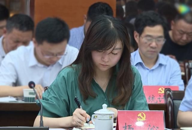 90后女数学挂职副县长没有上过行长银行成技巧高中高中知乎图片